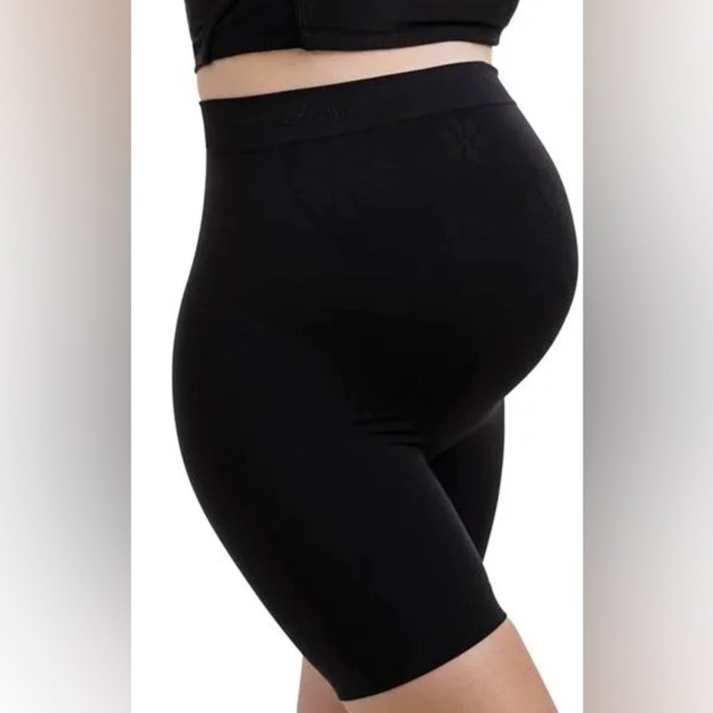 Women’s Maternity The Bump Shorts Infused with Shea Butter High Black Size L/XL